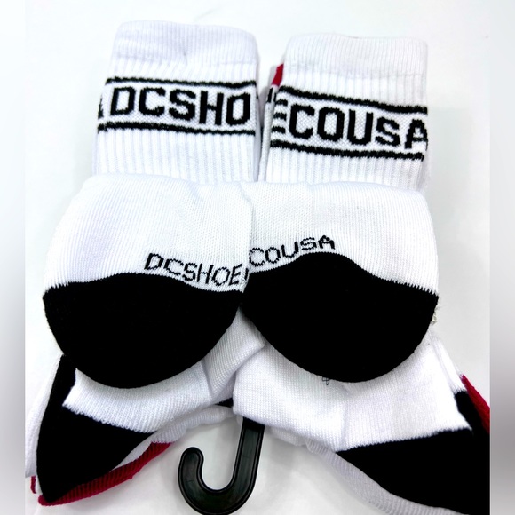 DC CO, 5 PAIRS OF CREW SOCKS, WITH RED & BLACK TOE COLORS - Picture 5 of 11